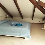 Appartamento Mansardato In Centro.
